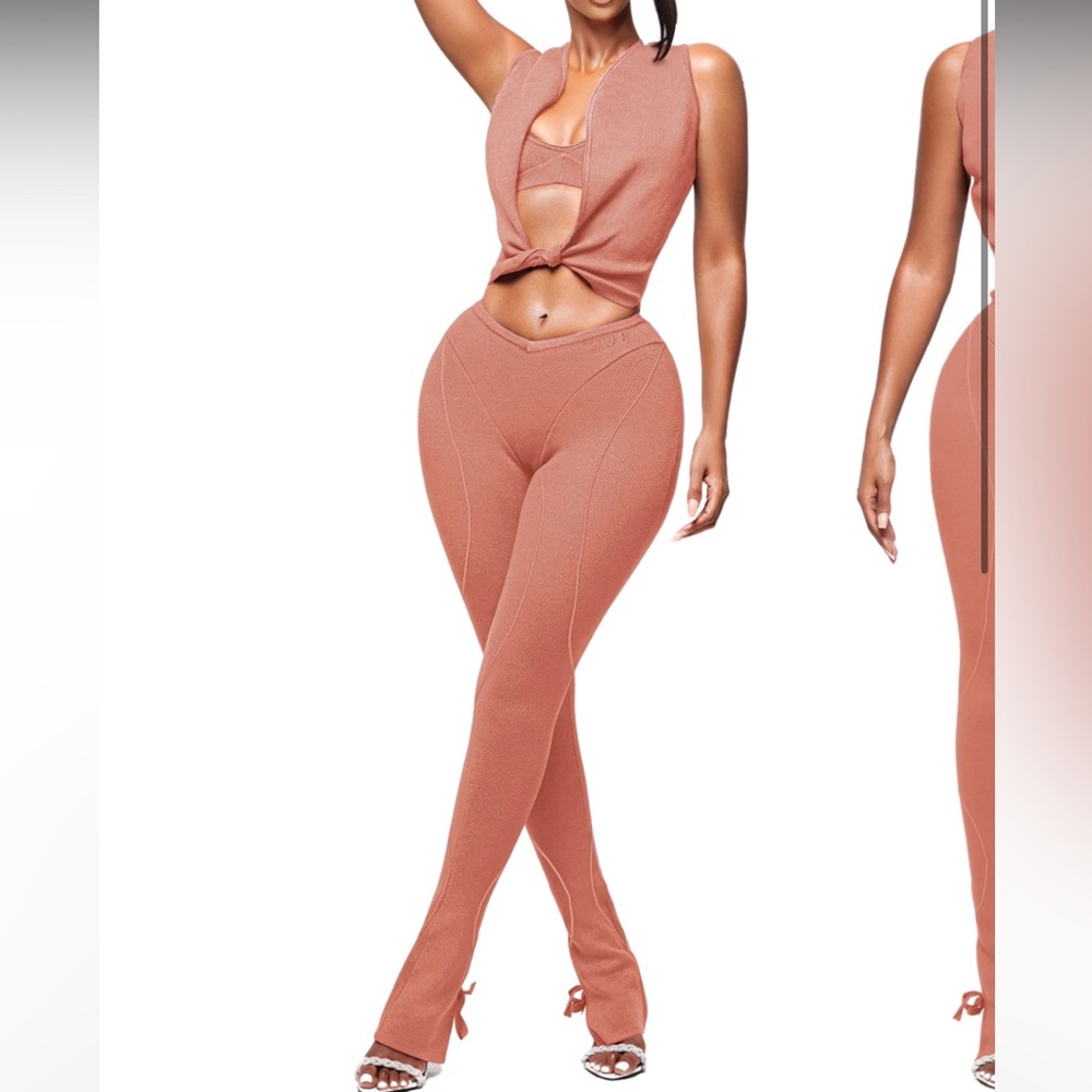 New Peach set Yagi wrld MAUI PLUNGE KNOT TOP & MAUI MOON BOW LEGGINGS yagi world